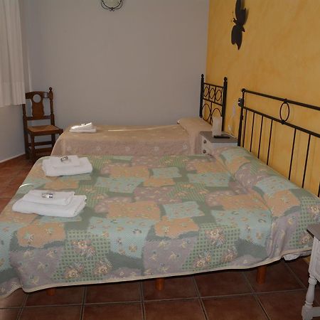 Hotel Restaurante Vinas Viejas Fuentes de Ayódar 外观 照片