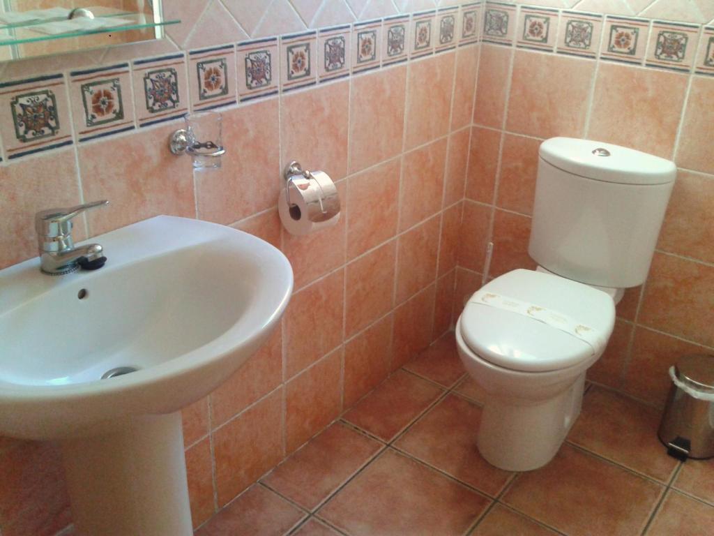 Hotel Restaurante Vinas Viejas Fuentes de Ayódar 外观 照片