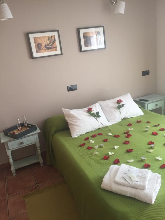 Hotel Restaurante Vinas Viejas Fuentes de Ayódar 外观 照片
