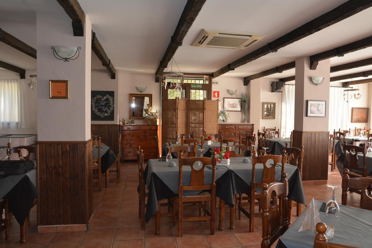 Hotel Restaurante Vinas Viejas Fuentes de Ayódar 外观 照片