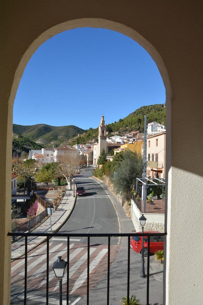 Hotel Restaurante Vinas Viejas Fuentes de Ayódar 外观 照片