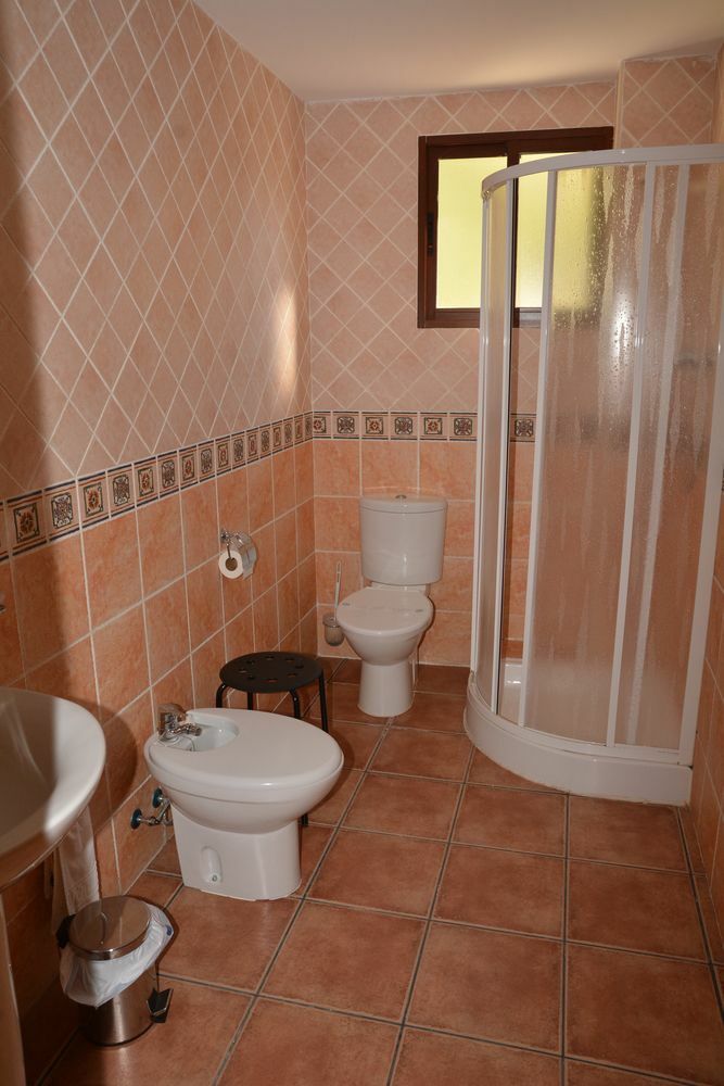 Hotel Restaurante Vinas Viejas Fuentes de Ayódar 外观 照片