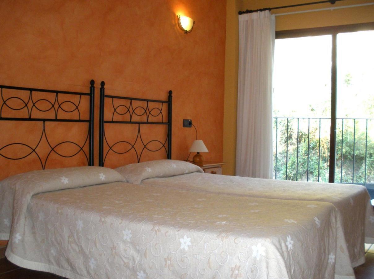 Hotel Restaurante Vinas Viejas Fuentes de Ayódar 外观 照片